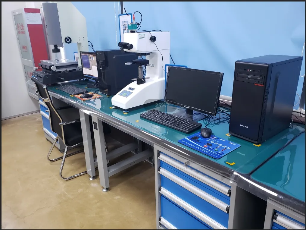 Profile projector